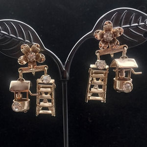 Vintage Gold Tone Wishing Well Ladder Screw Back Earrings Rhinestones